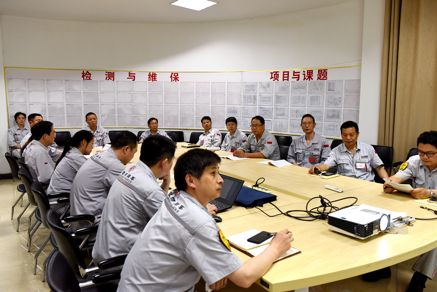 C:\Users\liangxq\Desktop\“三個報告”剛露面，鍛造廠員工為何討論的既熱烈又激烈？\鍛造廠分組討論公司黨代會報告現場7.jpg