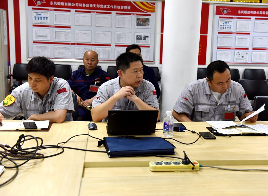C:\Users\liangxq\Desktop\“三個報告”剛露面，鍛造廠員工為何討論的既熱烈又激烈？\鍛造廠討論公司黨代會報告現場9.jpg